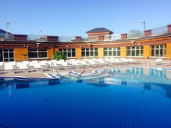 Creating Your Ideal Pool: How Affordability Is Made Possible by Pool Loan Calculators